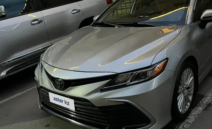 Toyota Camry 2021 года за 9 800 000 тг. в Актау
