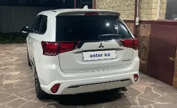 Mitsubishi Outlander 2022 года за 10 300 000 тг. в Караганда фото 3