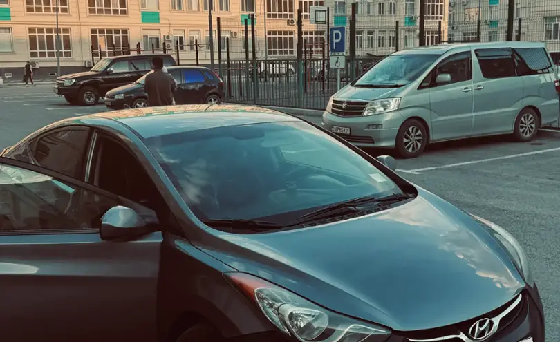 Hyundai Elantra 2012 года за 4 000 000 тг. в Атырау
