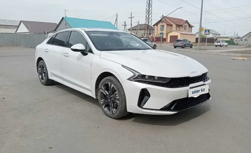 Kia K5 2024 года за 14 300 000 тг. в Атырау