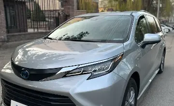 Toyota Sienna 2023 года за 23 000 000 тг. в Алматы фото 1