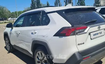 Toyota RAV4 2021 года за 15 000 000 тг. в Уральск фото 3