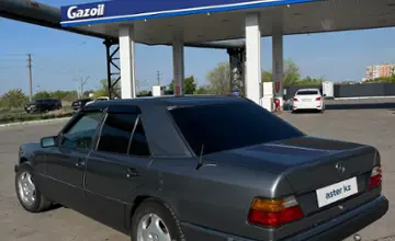 Mercedes-Benz W124 1990 года за 2 000 000 тг. в Карагандинская область