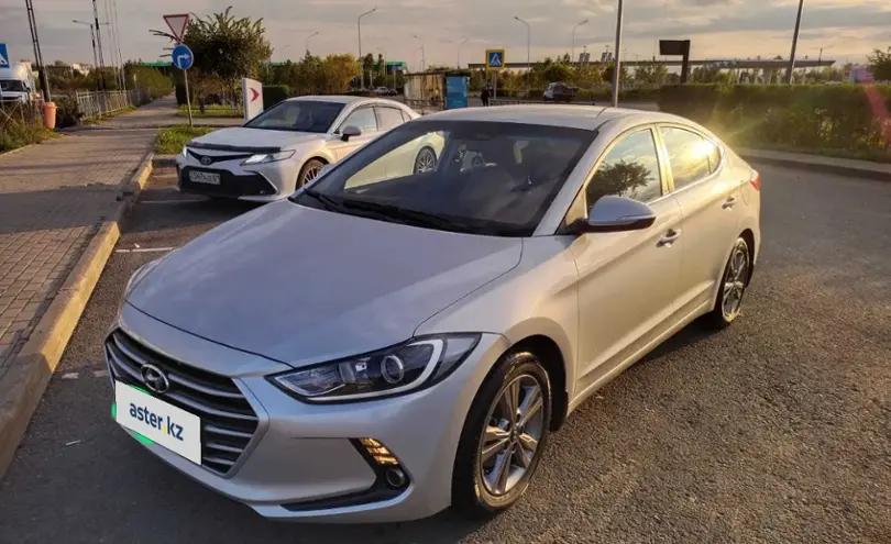 Hyundai Elantra 2018 года за 7 800 000 тг. в Астана