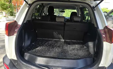 Toyota RAV4 2015 года за 15 600 000 тг. в Семей