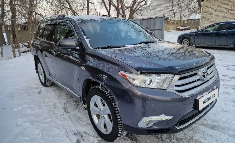 Toyota Highlander 2012 года за 12 400 000 тг. в Семей фото 2