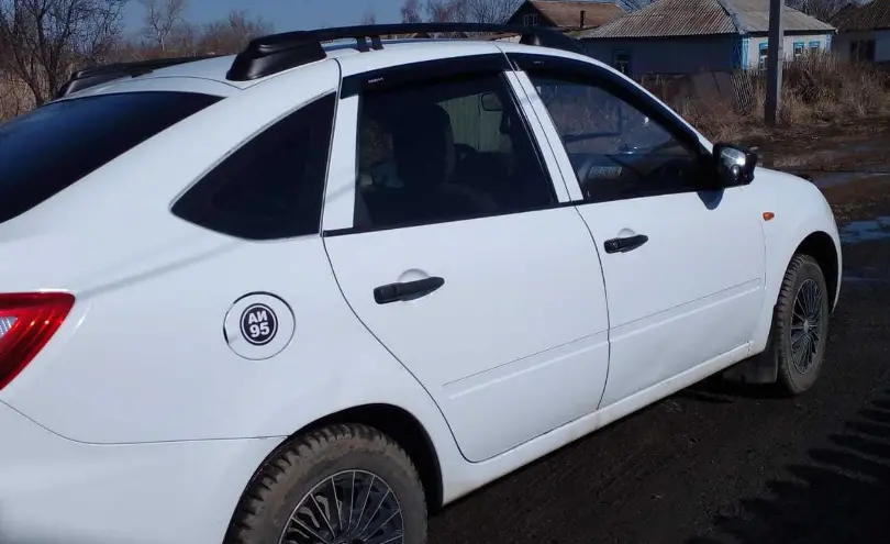 LADA (ВАЗ) Granta 2015 года за 2 400 000 тг. в Кокшетау фото 2