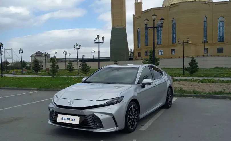 Toyota Camry 2025 года за 22 300 000 тг. в Семей