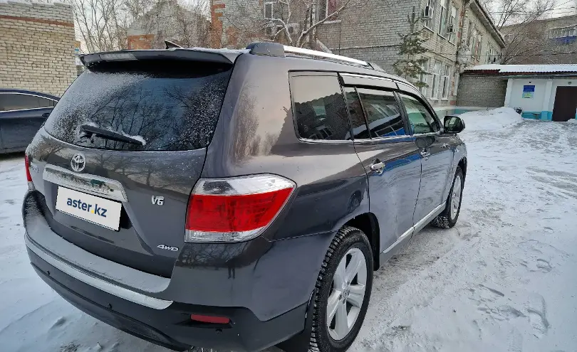 Toyota Highlander 2012 года за 12 400 000 тг. в Семей фото 3