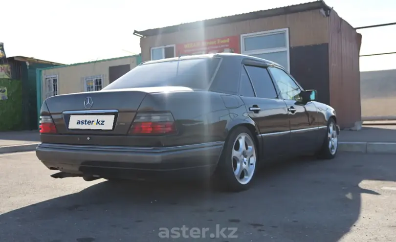 Mercedes-Benz E-Класс 1995 года за 4 200 000 тг. в Тараз фото 3