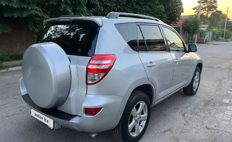 Toyota RAV4 2010 года за 7 800 000 тг. в Алматы фото 4