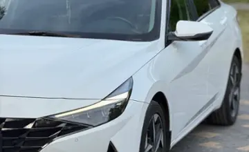 Hyundai Elantra 2022 года за 9 800 000 тг. в Алматы фото 3