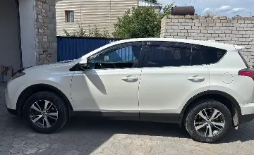 Toyota RAV4 2017 года за 10 300 000 тг. в Павлодарская область фото 2
