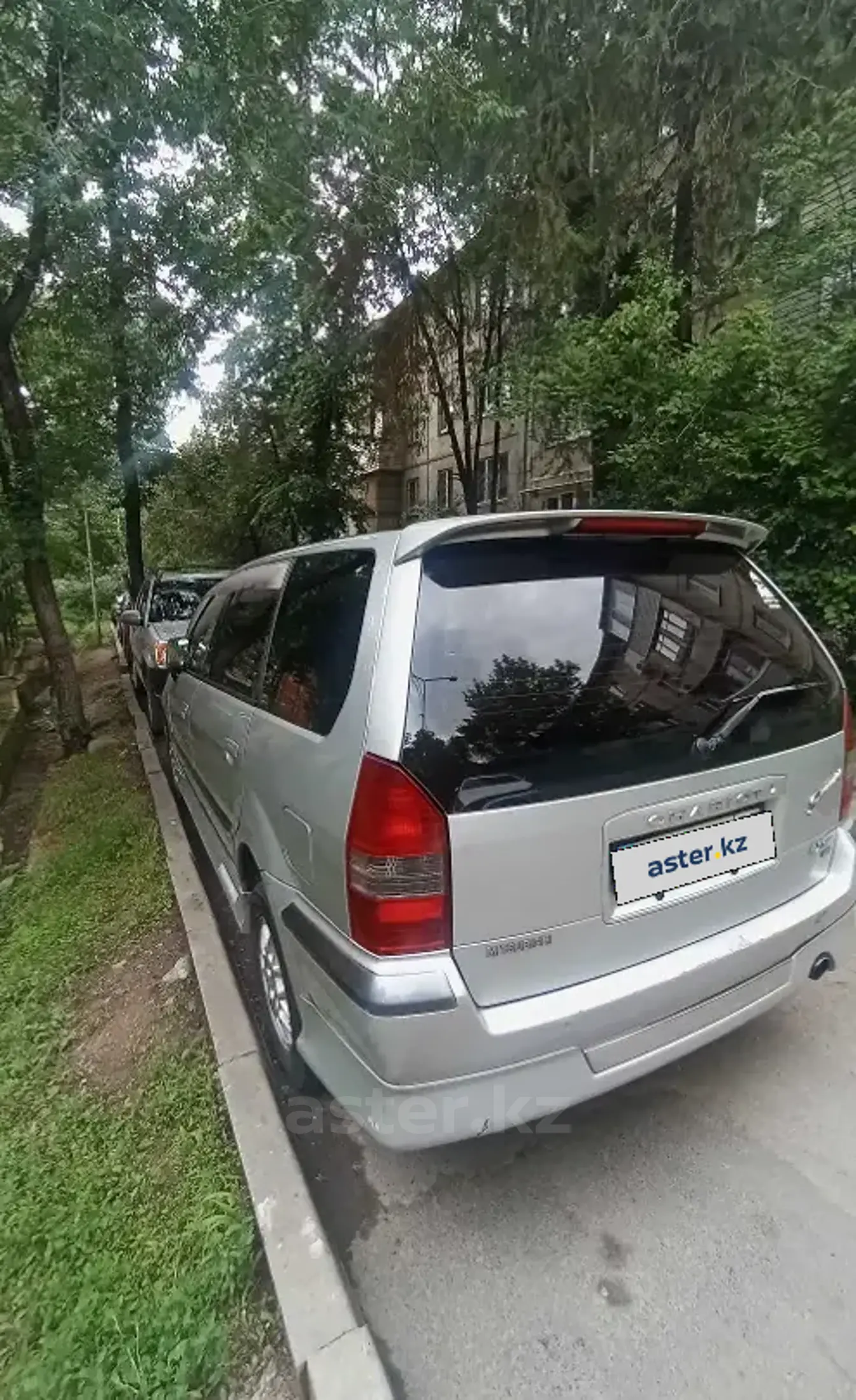 Mitsubishi Chariot 1998 года за 2 300 000 тг. в Алматы фото 4