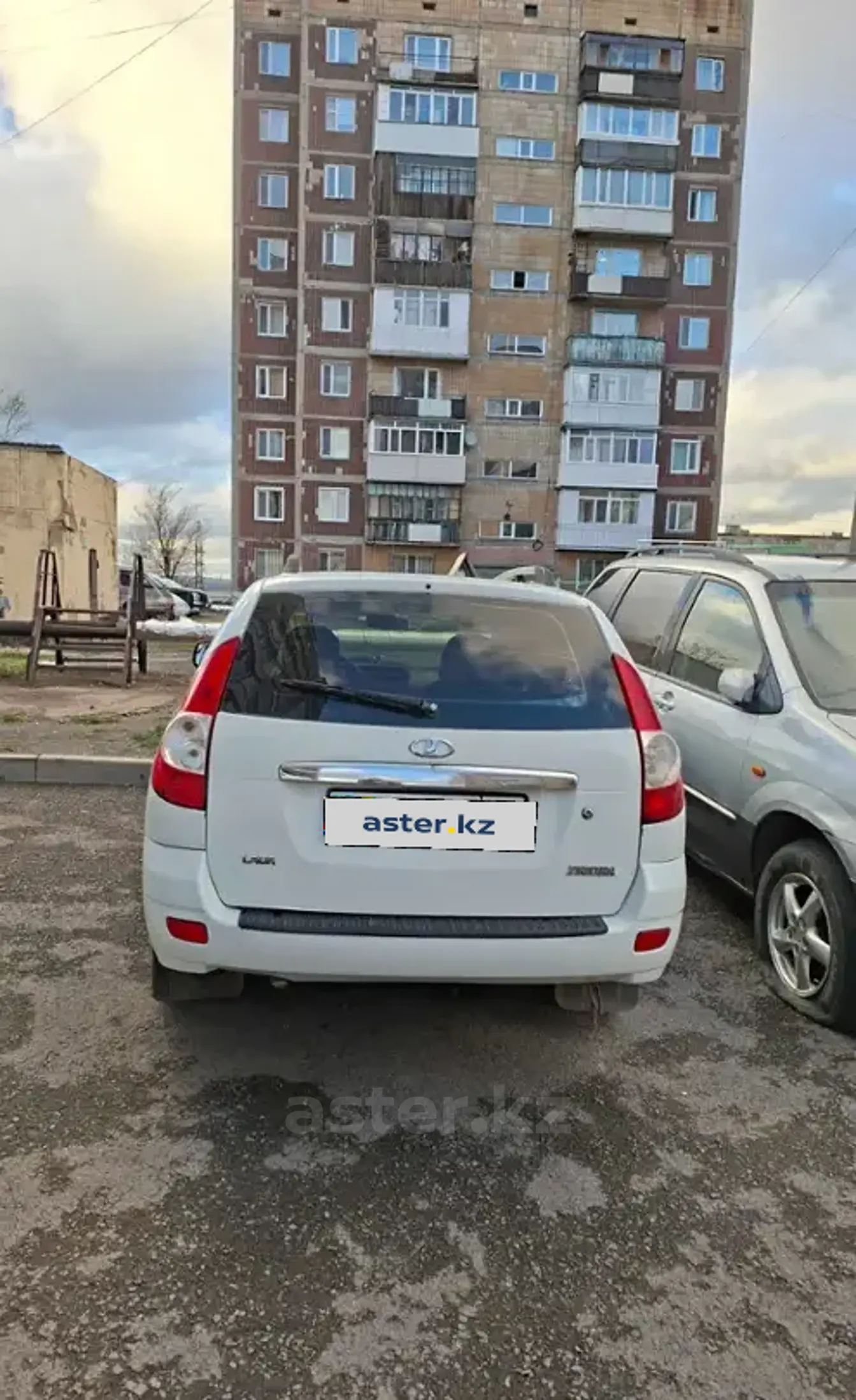 LADA (ВАЗ) Priora 2014 года за 1 900 000 тг. в Караганда фото 4