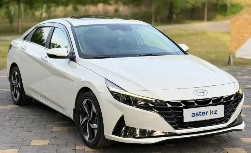 Hyundai Elantra 2022 года за 9 800 000 тг. в Алматы фото 4