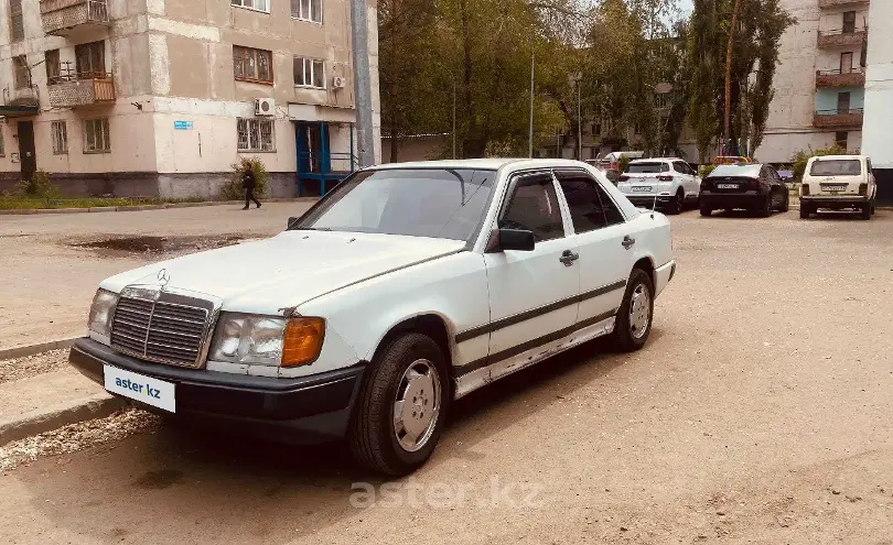 Mercedes-Benz W124 1988 года за 1 150 000 тг. в Павлодар