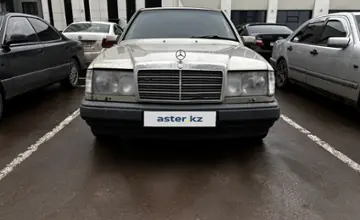 Mercedes-Benz E-Класс 1992 года за 1 450 000 тг. в Астана фото 2