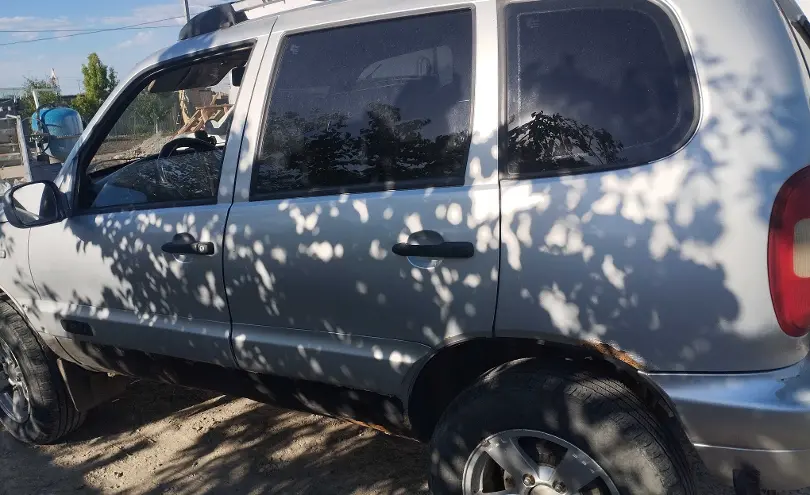 Chevrolet Niva 2005 года за 1 100 000 тг. в Атырауская область фото 4