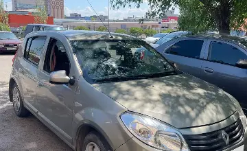 Renault Sandero 2011 года за 2 490 000 тг. в Астана фото 2