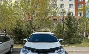 Toyota RAV4 2019 года за 10 700 000 тг. в Астана фото 2