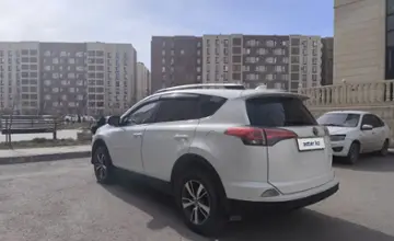 Toyota RAV4 2016 года за 10 500 000 тг. в Астана