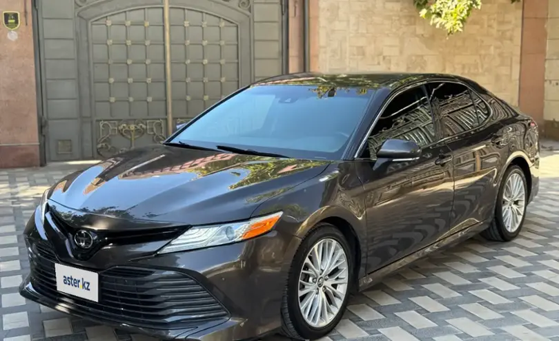 Toyota Camry 2017 года за 12 000 000 тг. в Шымкент