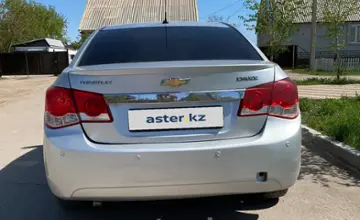 Chevrolet Cruze 2011 года за 3 000 000 тг. в Астана фото 4