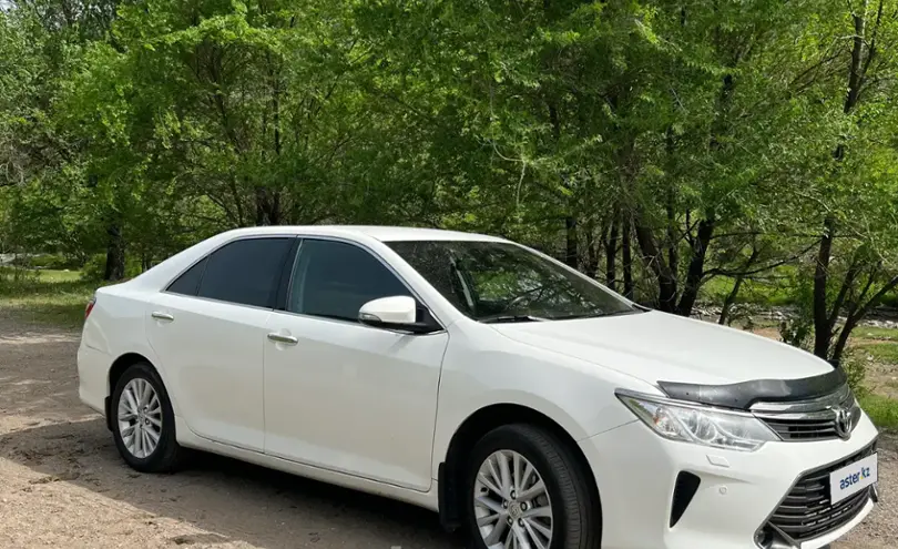 Toyota Camry 2015 года за 10 500 000 тг. в Алматы фото 3