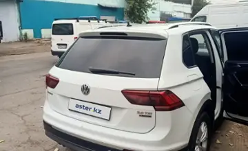 Volkswagen Tiguan 2017 года за 10 700 000 тг. в Алматы фото 4