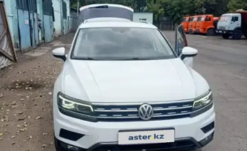 Volkswagen Tiguan 2017 года за 10 700 000 тг. в Алматы фото 1
