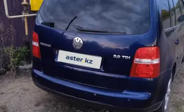 Volkswagen Touran 2005 года за 4 000 000 тг. в Астана