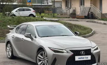 Lexus IS 2020 года за 17 000 000 тг. в Алматы фото 2