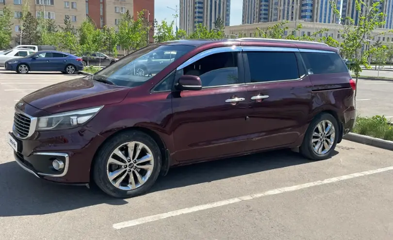 Kia Carnival 2015 года за 11 500 000 тг. в Астана