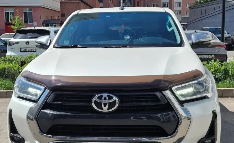 Toyota Hilux 2021 года за 25 000 000 тг. в Астана