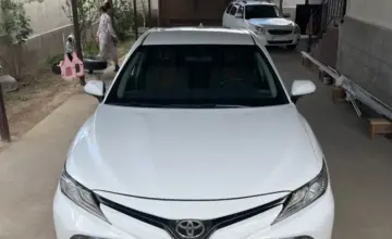 Toyota Camry 2018 года за 10 500 000 тг. в Шымкент фото 2