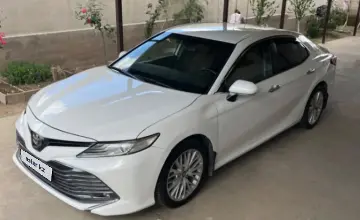 Toyota Camry 2018 года за 10 500 000 тг. в Шымкент фото 1