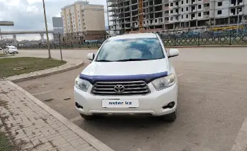 Toyota Highlander 2010 года за 8 200 000 тг. в Астана фото 1