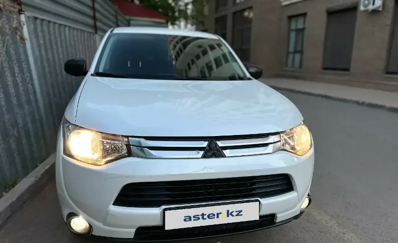 Mitsubishi Outlander 2014 года за 7 800 000 тг. в Астана
