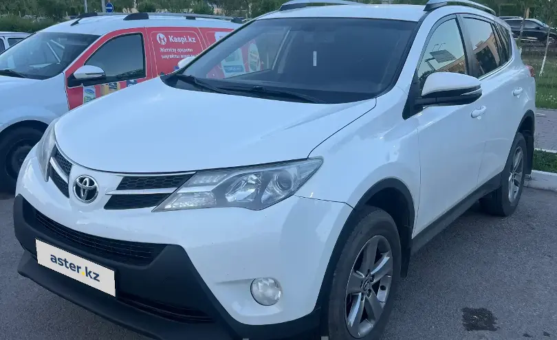 Toyota RAV4 2015 года за 9 000 000 тг. в Астана