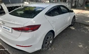 Hyundai Elantra 2018 года за 7 200 000 тг. в Шымкент фото 4