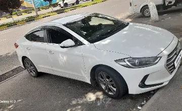 Hyundai Elantra 2018 года за 7 200 000 тг. в Шымкент фото 3