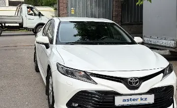 Toyota Camry 2018 года за 10 000 000 тг. в Алматы фото 4