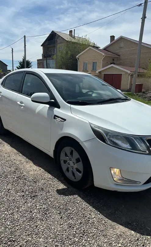 Kia Rio 2014 года за 4 900 000 тг. в Караганда фото 3
