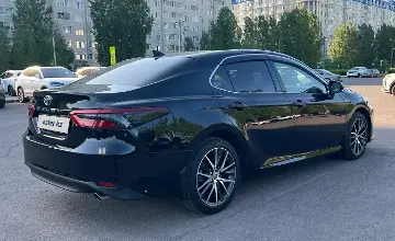 Toyota Camry 2023 года за 18 300 000 тг. в Астана