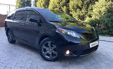 Toyota Sienna 2013 года за 13 000 000 тг. в Алматы