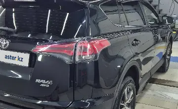 Toyota RAV4 2016 года за 11 500 000 тг. в Астана фото 3