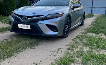Toyota Camry 2018 года за 8 000 000 тг. в Западно-Казахстанская область фото 2