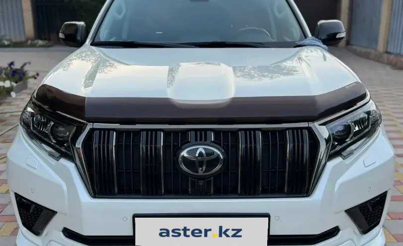 Toyota Land Cruiser Prado 2021 года за 32 200 000 тг. в Астана