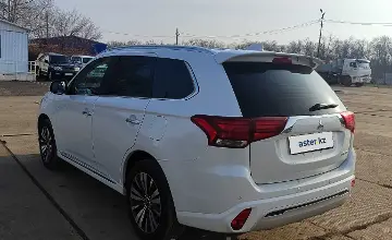 Mitsubishi Outlander 2022 года за 11 100 000 тг. в Западно-Казахстанская область фото 4